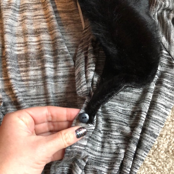 New faux Fur Cardigan in grey and black sweater jacket size large - Picture 4 of 6